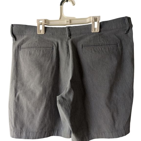 Mizzen + Main Men's Gray Shorts W 36 - Picture 2 of 3